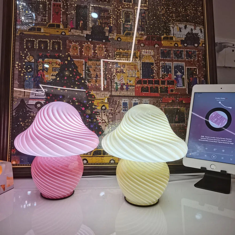 Светодиодная настольная лампа в виде грибов полупрозрачная Милая полоску из