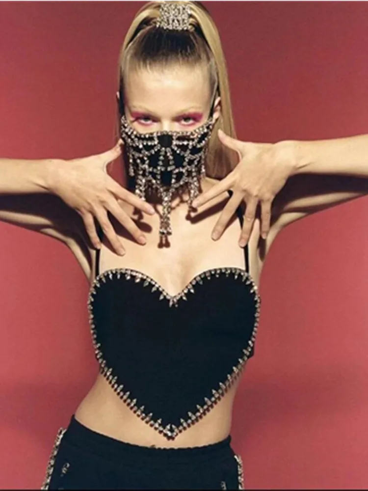 Новинка лета 2022 стильные женские сексуальные топы с черным сердцем и стразами