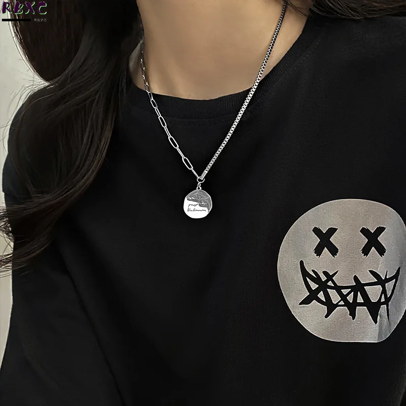 

Letter Round Brand Pendant Necklace Women's Fashion Minority Design Sense Hip Hop Personality Simple Temperament Clavicle Chain