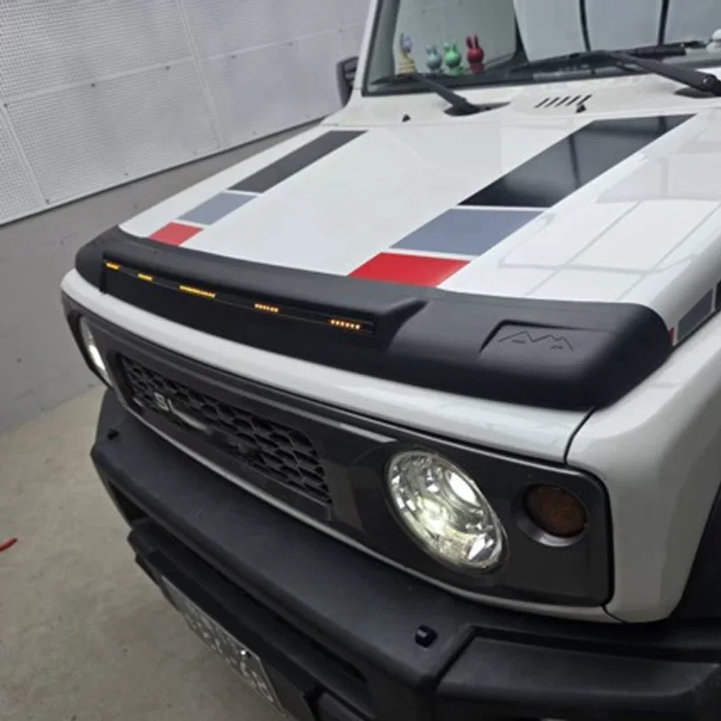 Фото Для SUZUKI Jimny 3/5 дверей JB64 JB74 JC74 2019+ Внедорожные аксессуары 4x4: Защитный кожух капота от песка с подсветкой №1