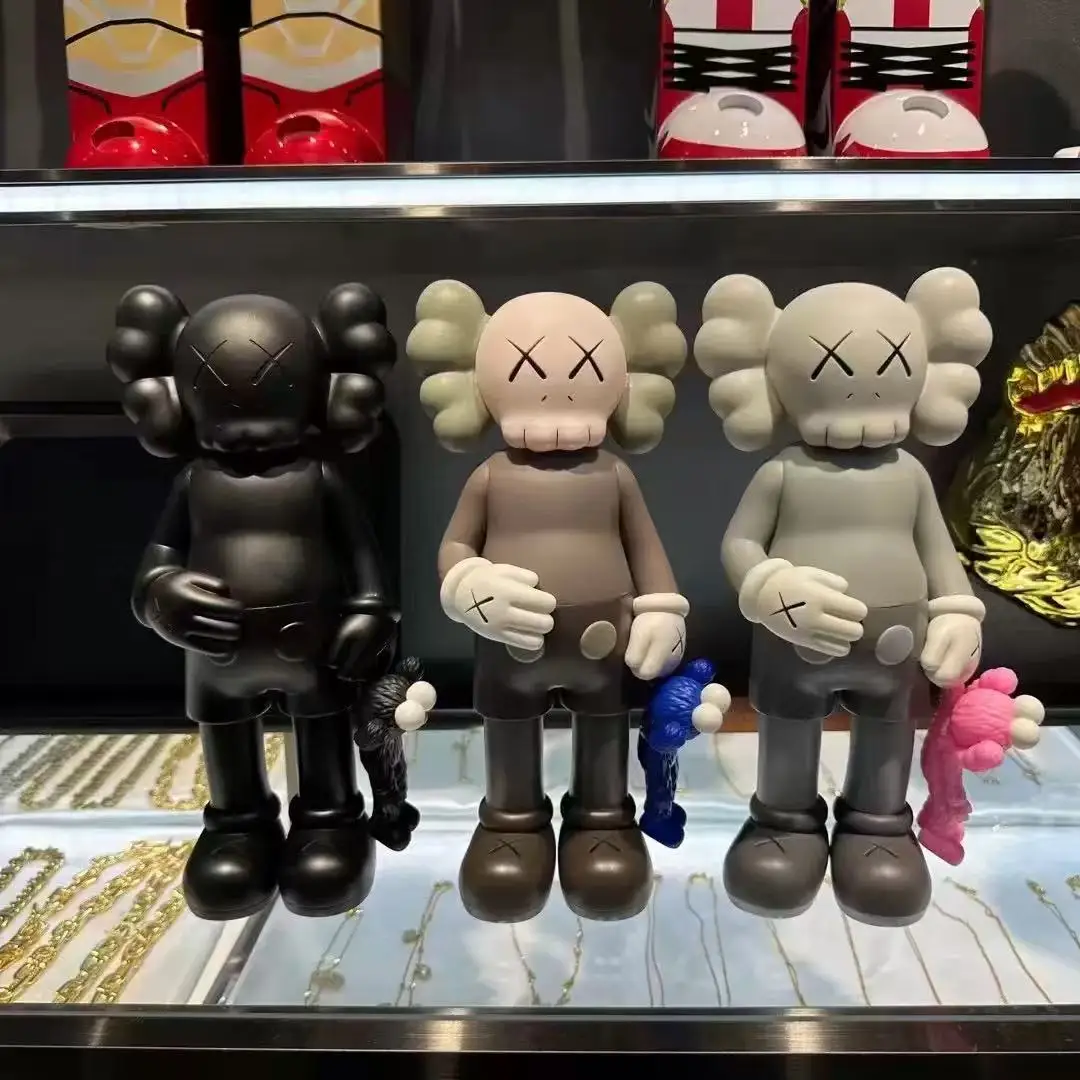 Фото Фигурка-статуэтка «Дерзкий Медведь» в стиле KAWS, 3 цвета, настольная скульптура, декор для гостиной и рабочего стола, подарок для взрослых коллекционеров №3