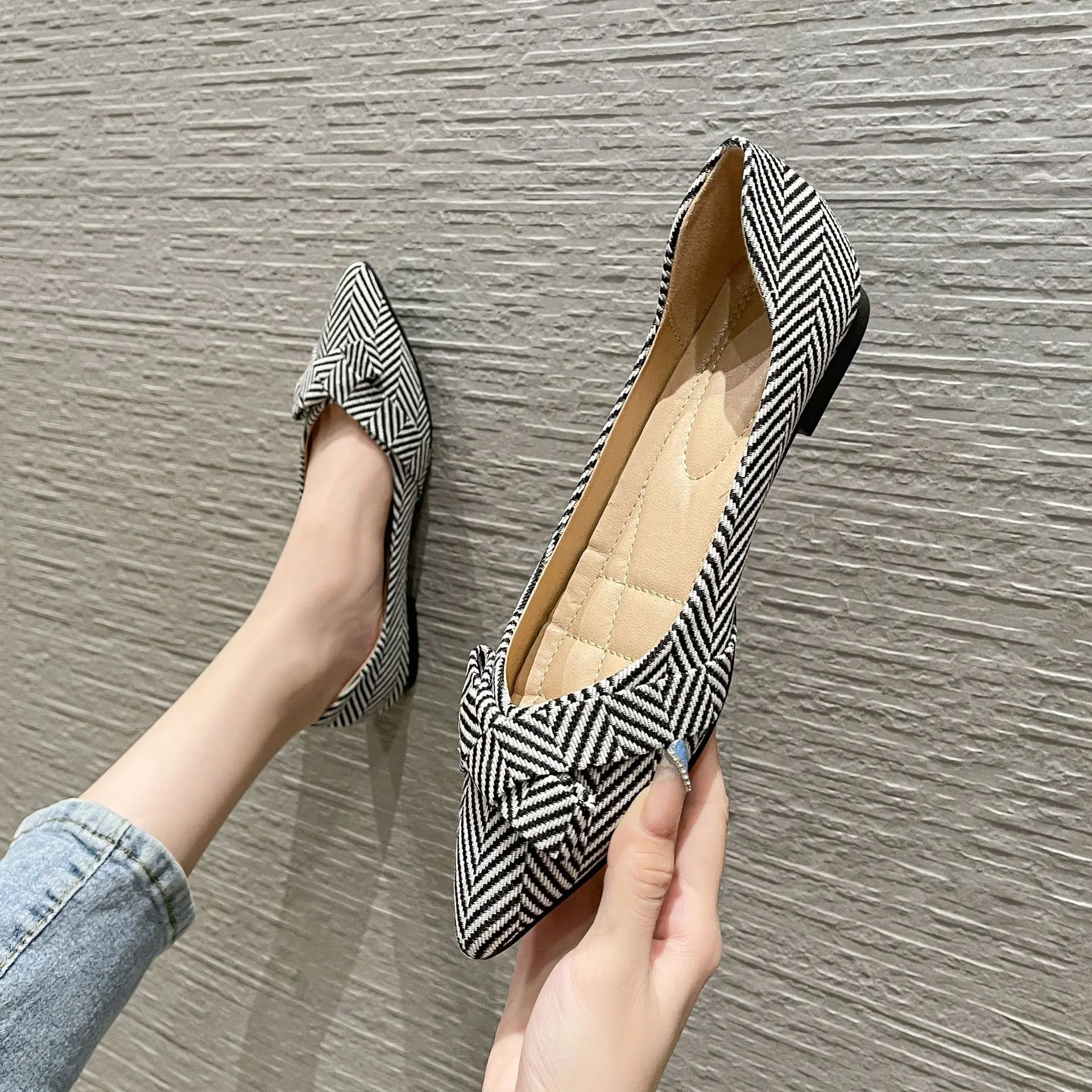 Hot Selling Pointy Toe Cute Bow Manufacturers Flat Shoes For Ladies Luxury