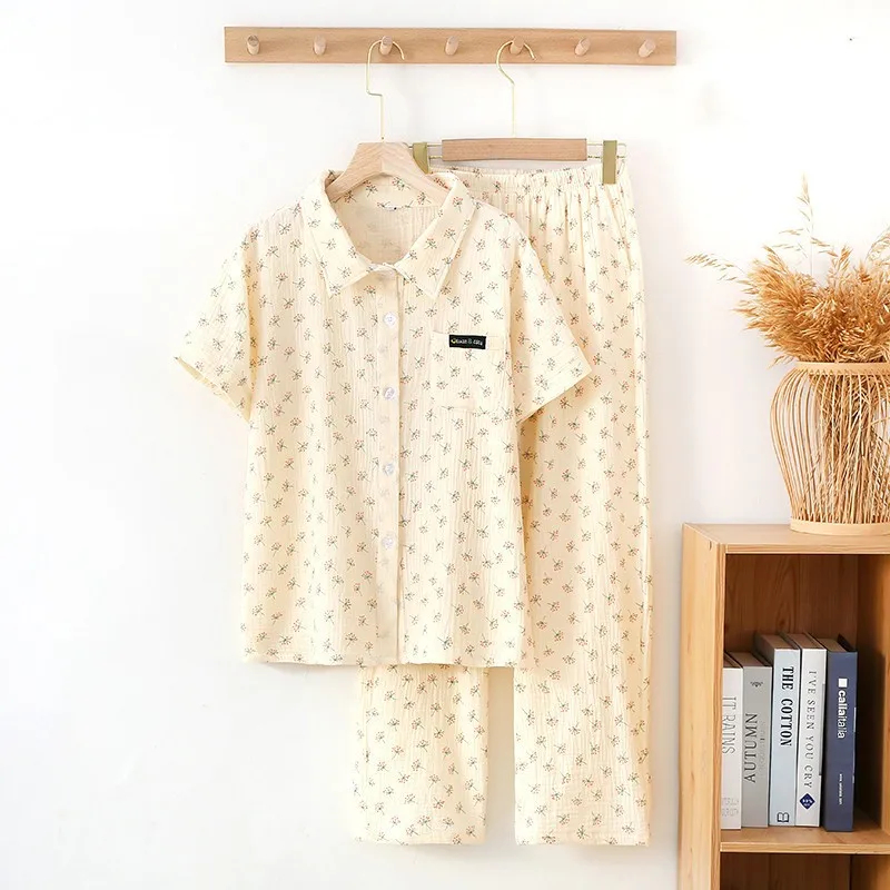 Женский летний комплект из блузки и брюк с коротким рукавом отложным воротником