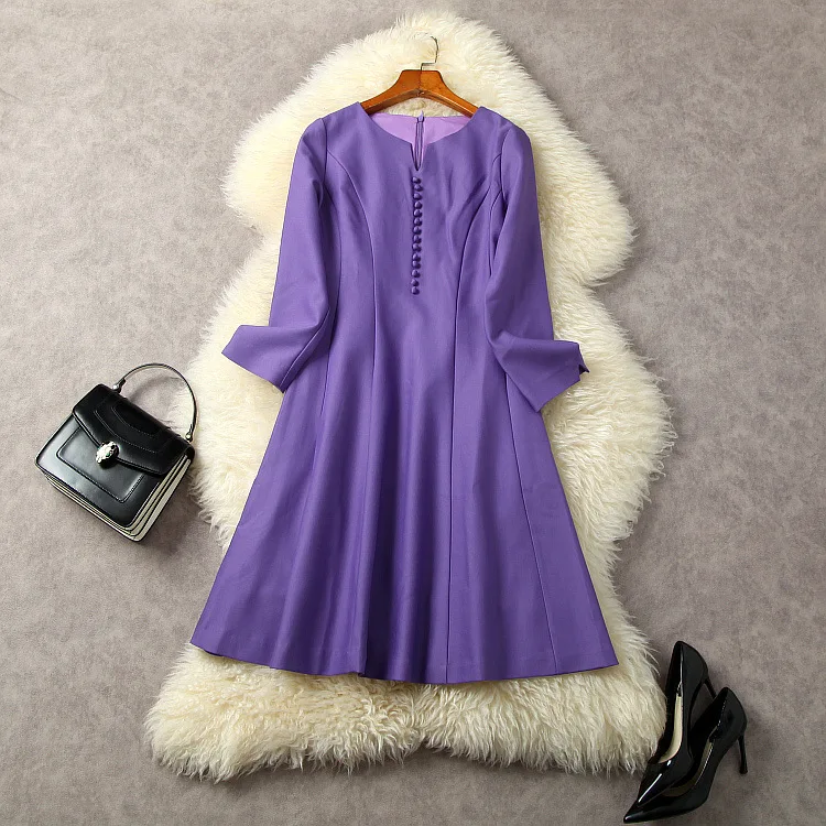 

Женская одежда в европейском и американском стиле на осень/зиму 2022 модное фиолетовое платье с длинными рукавами и V-образным вырезом и пуговицами