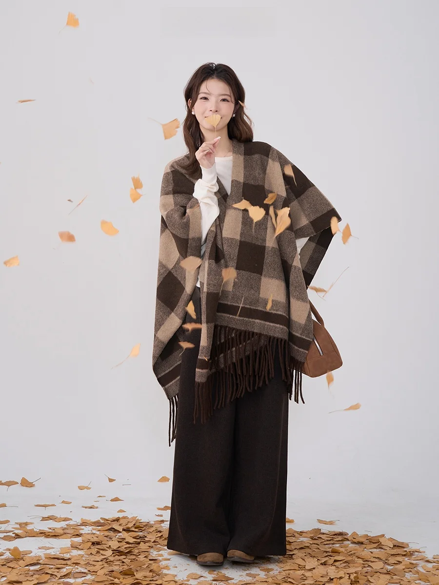 Hanada Showcase Htmeme Янтарный блеск ~ Универсальная шерстяная шаль в клетку с кисточками