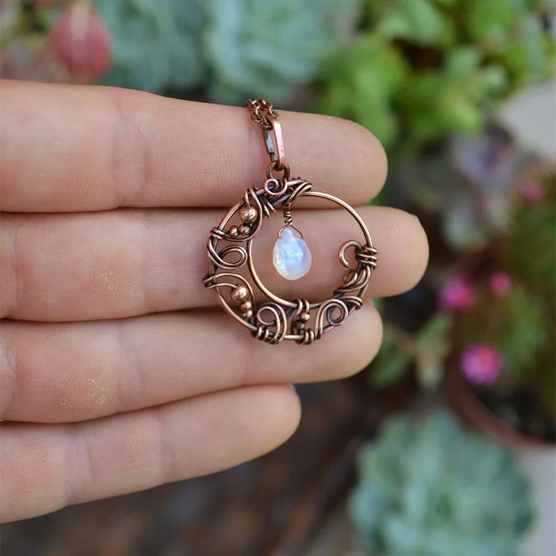 Fashion Creative Moon Necklace Retro Red Copper Pendant Hollow Enwind Moonstone Pendant Necklace for Women Jewelry