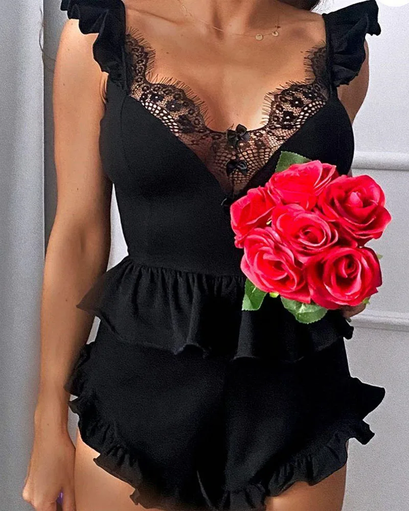 

Contrast Lace Ruffle Hem Cami Set