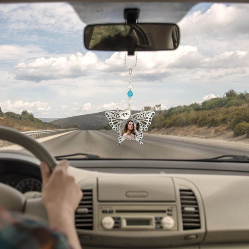 Стильный серебряный аксессуар для салона автомобиля в форме бабочки