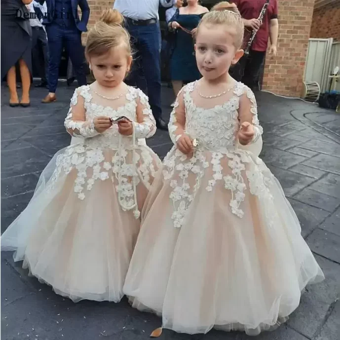 

Champagne Flower Girls Dresses Jewel Neck Lace Tulle Beads Long Sleeves Bow 3D Floral Floor Length Kids Birthdad Pageant Gowns