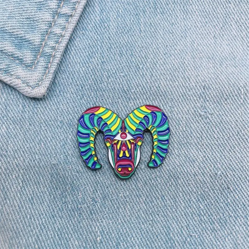 

Creative Color Goat Punk Brooch Badges Decor Clothing Lightweight Jewelry Accessories