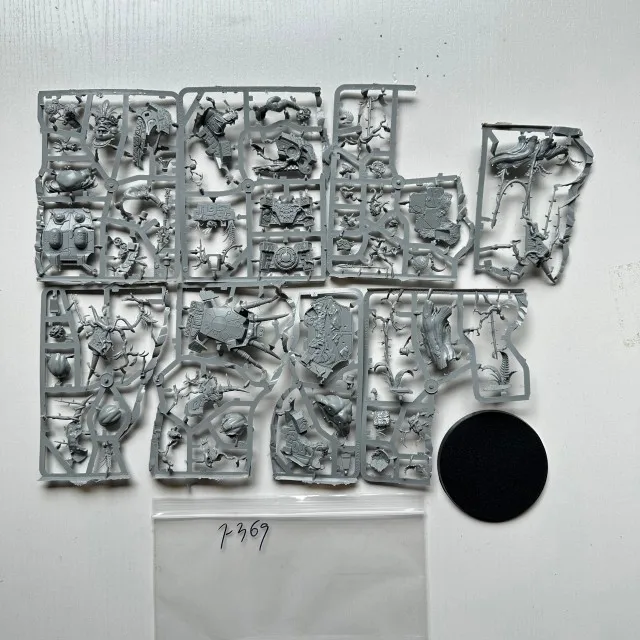 

Seraphon, The Lizard Man, Slann. Resin Model Kit Unpainted F369 Board Game Wargames Garage Kits