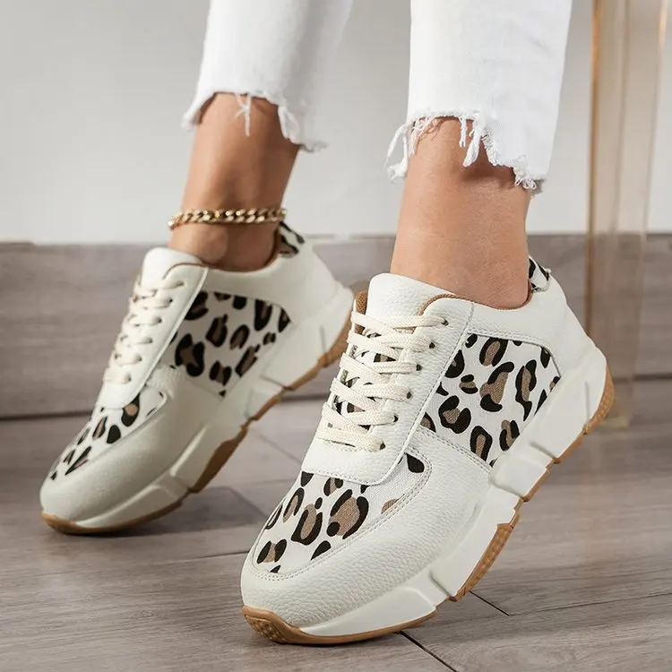 

Женские кроссовки на платформе, низкие леопардовые кроссовки с круглым носком на танкетке, повседневная спортивная обувь на шнуровке для женщин, размер 43, 2023