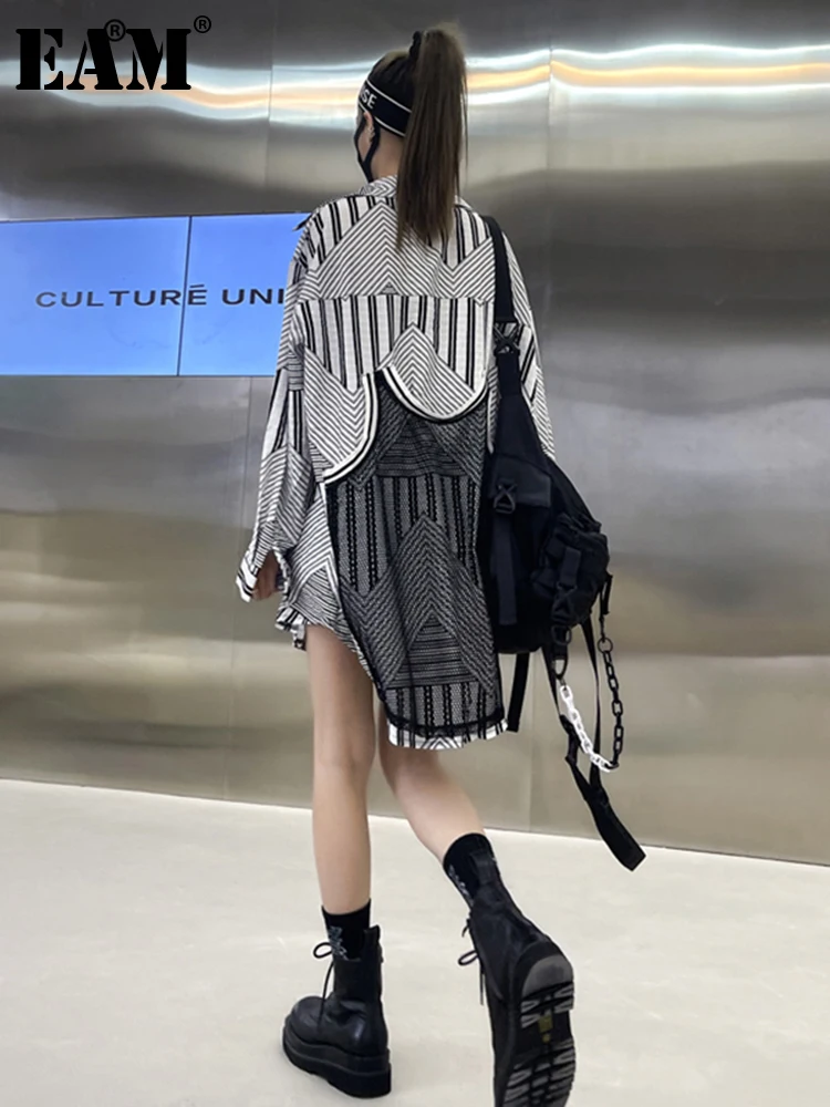 

[EAM] Women White Striped Irregular Big Size Blouse New Lapel Long Sleeve Loose Fit Shirt Fashion Spring Autumn 2022 1DE1619
