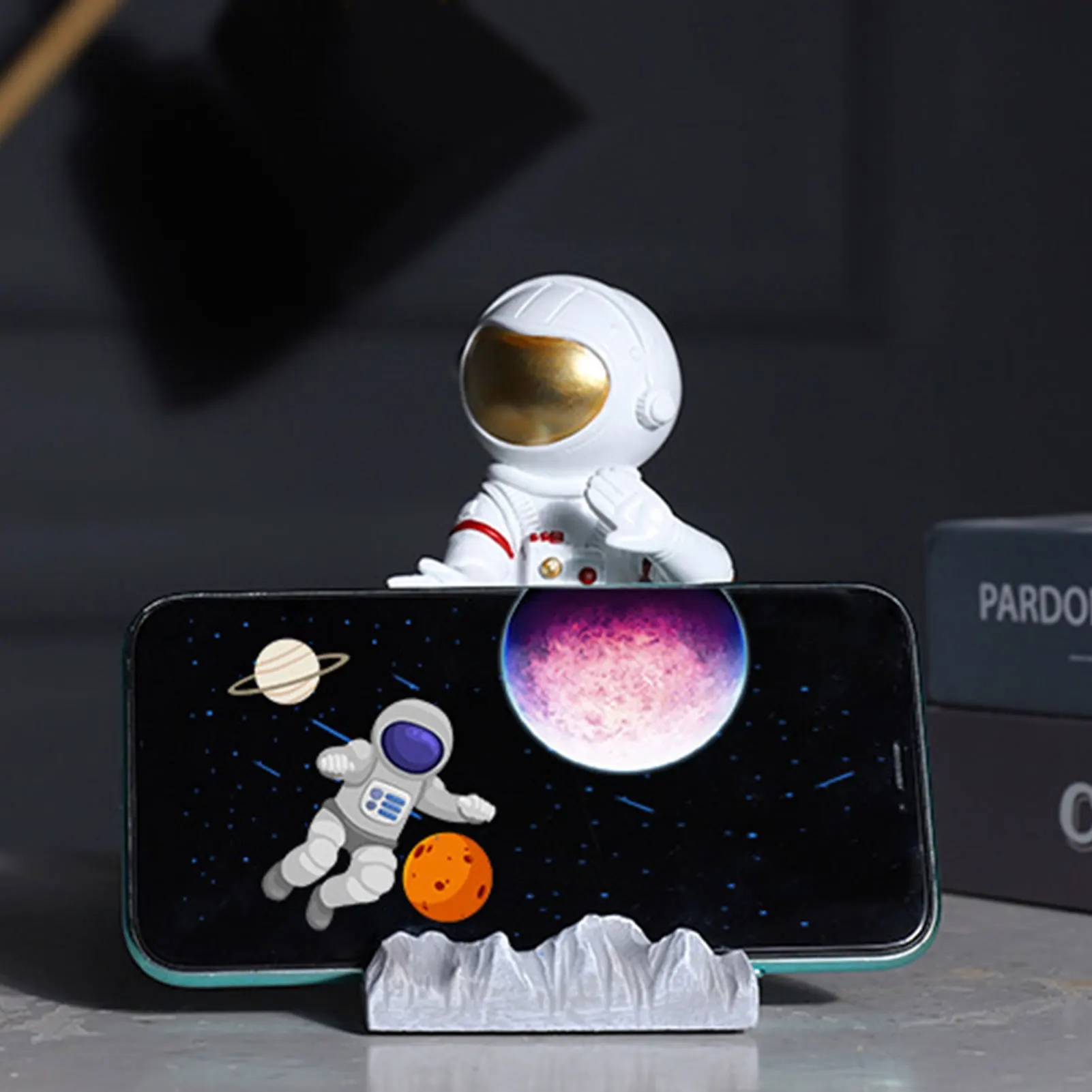 

Creative Astronaut Mobile Phone Holder ForiPhone And Android Smartphone Stand Car Interior Home Office Desktop Ornaments
