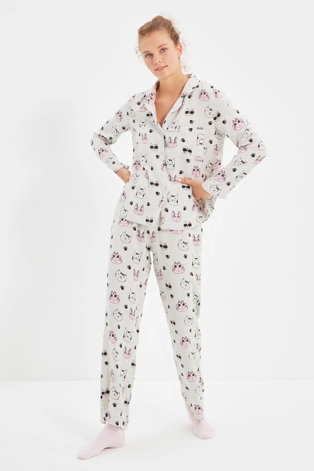 

Trendyol Woven Viscose Pajamas set THMAW22PT0565