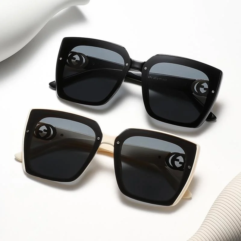 

Модные квадратные солнцезащитные очки в большой оправе женские европейские и американские модные солнцезащитные очки с защитой от ультрафиолета