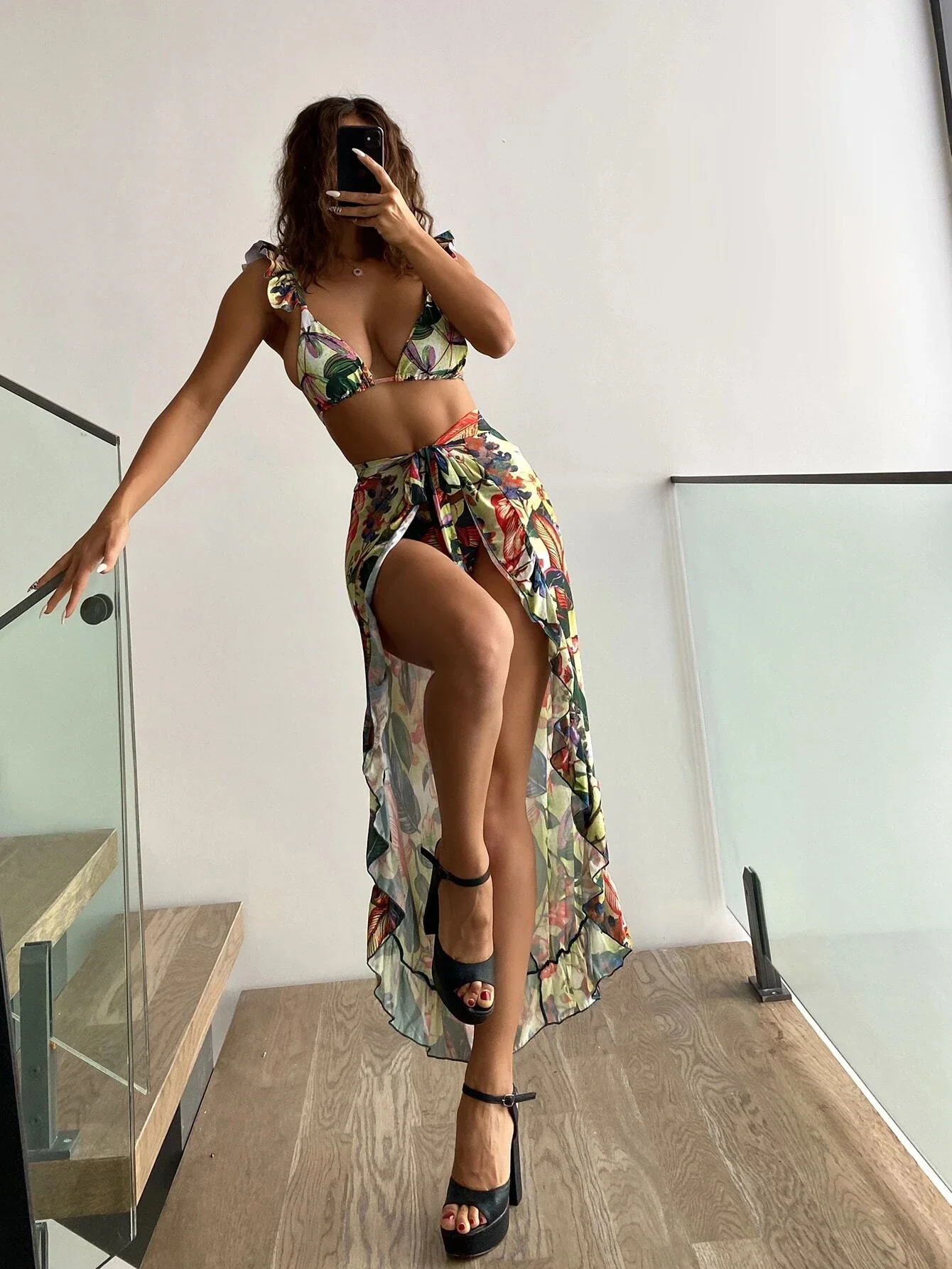 

Swimwear Tropical Print Frill Trim Micro Triangle Bikini Swimsuit with Beach Skirt Women 2023 Floral Bikini Set Beachwear