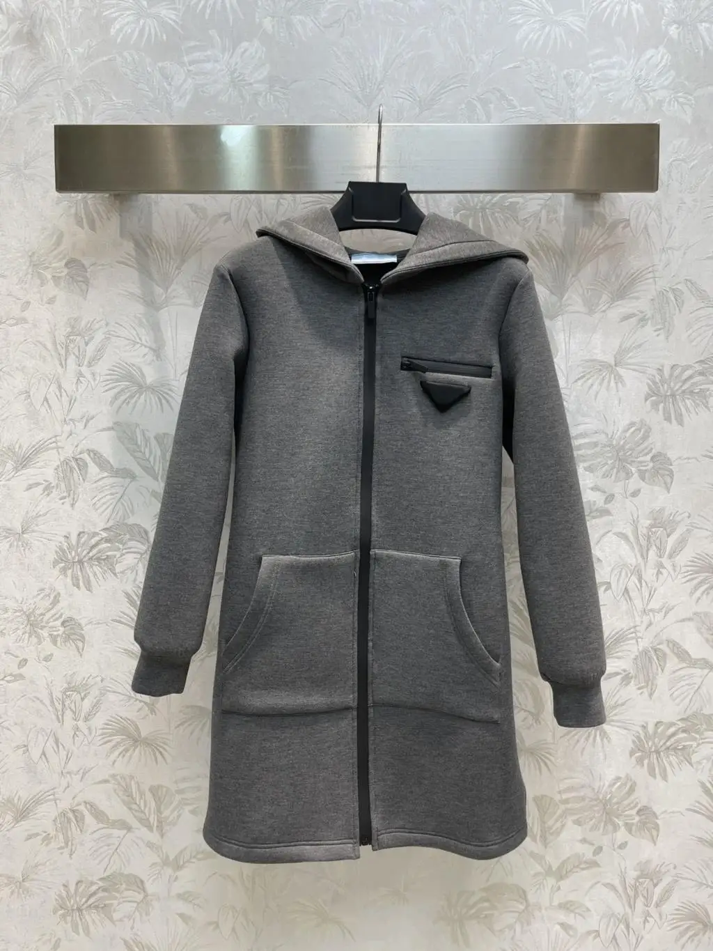 

Пальто средней длины с капюшоном, на осень/зиму, с нагрудной молнией