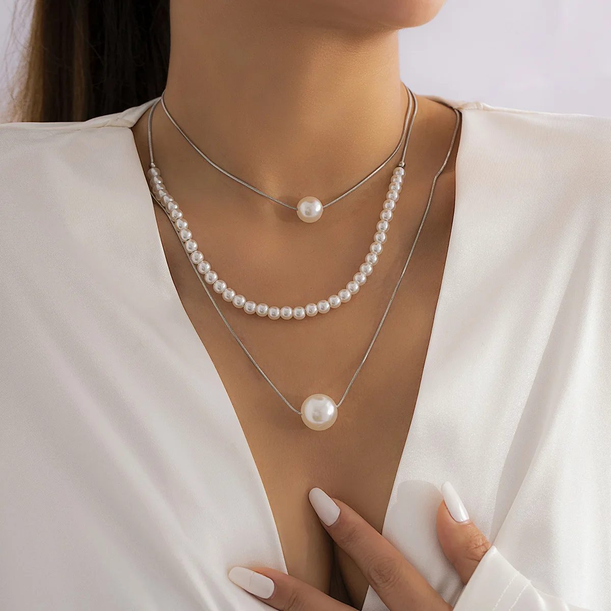 

Elegant Multi Layer Long Snake Chain Necklace for Women Lady Clavicle Collar Gold Pearl Jewelry Party Wedding Prom Necklace