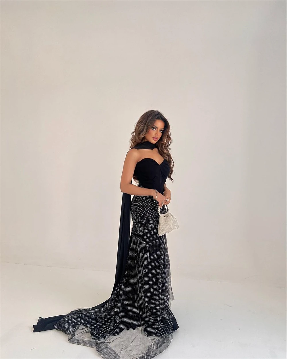 Изысканное коктейльное платье Jiayiigong без бретелек из шифона с пайетками по