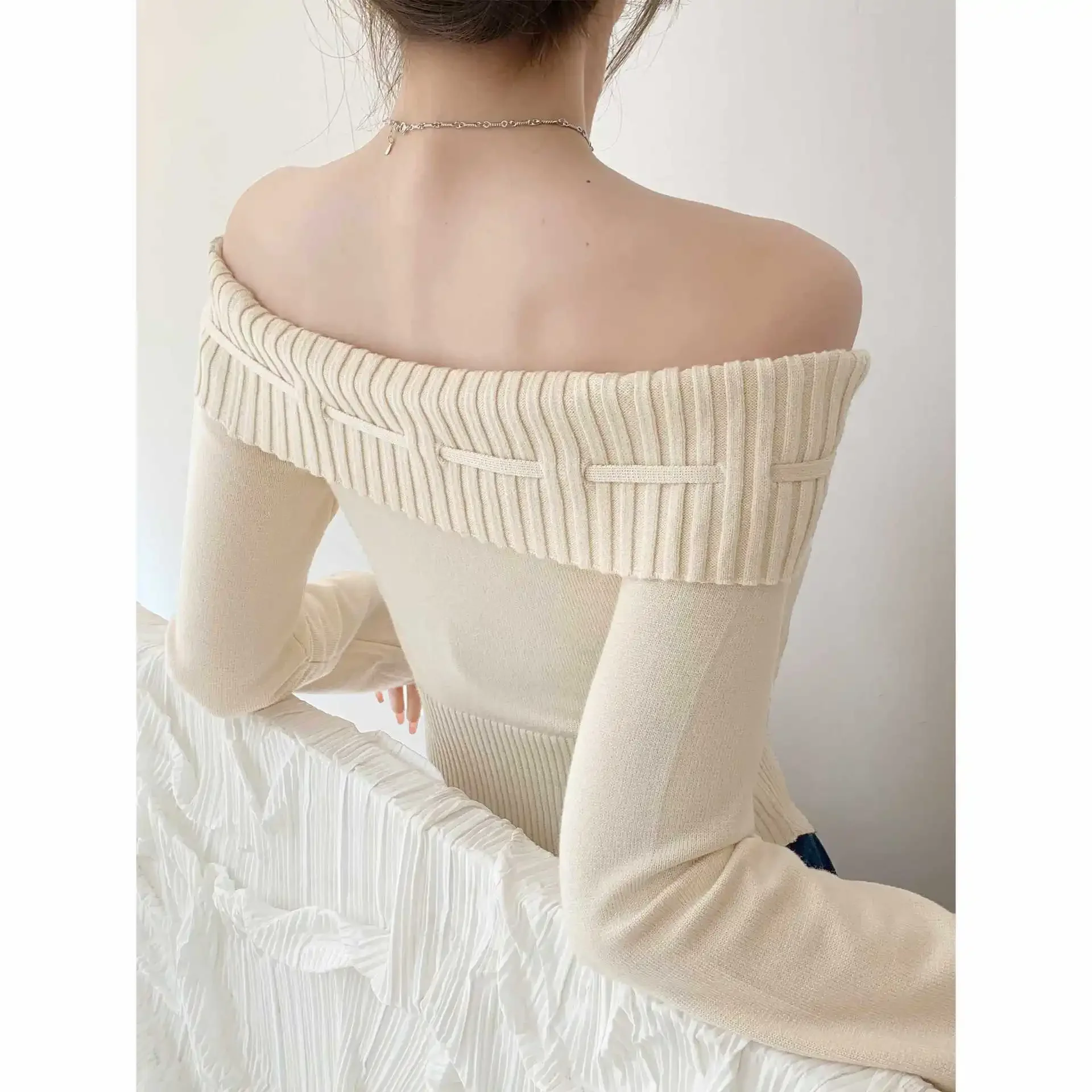 Женский трикотажный свитер с открытыми плечами повседневный Асимметричный