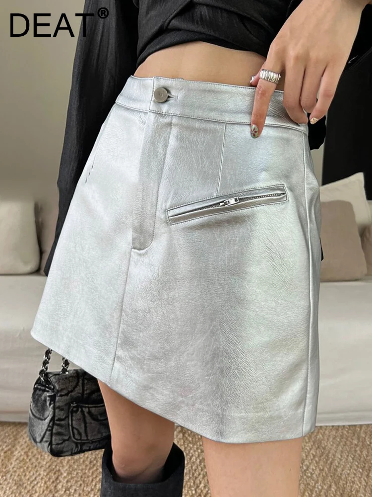 

Женская мини-юбка на молнии DEAT, блестящая трапециевидная короткая юбка из искусственной кожи на пуговицах, модель 7AB710 на осень, 2023