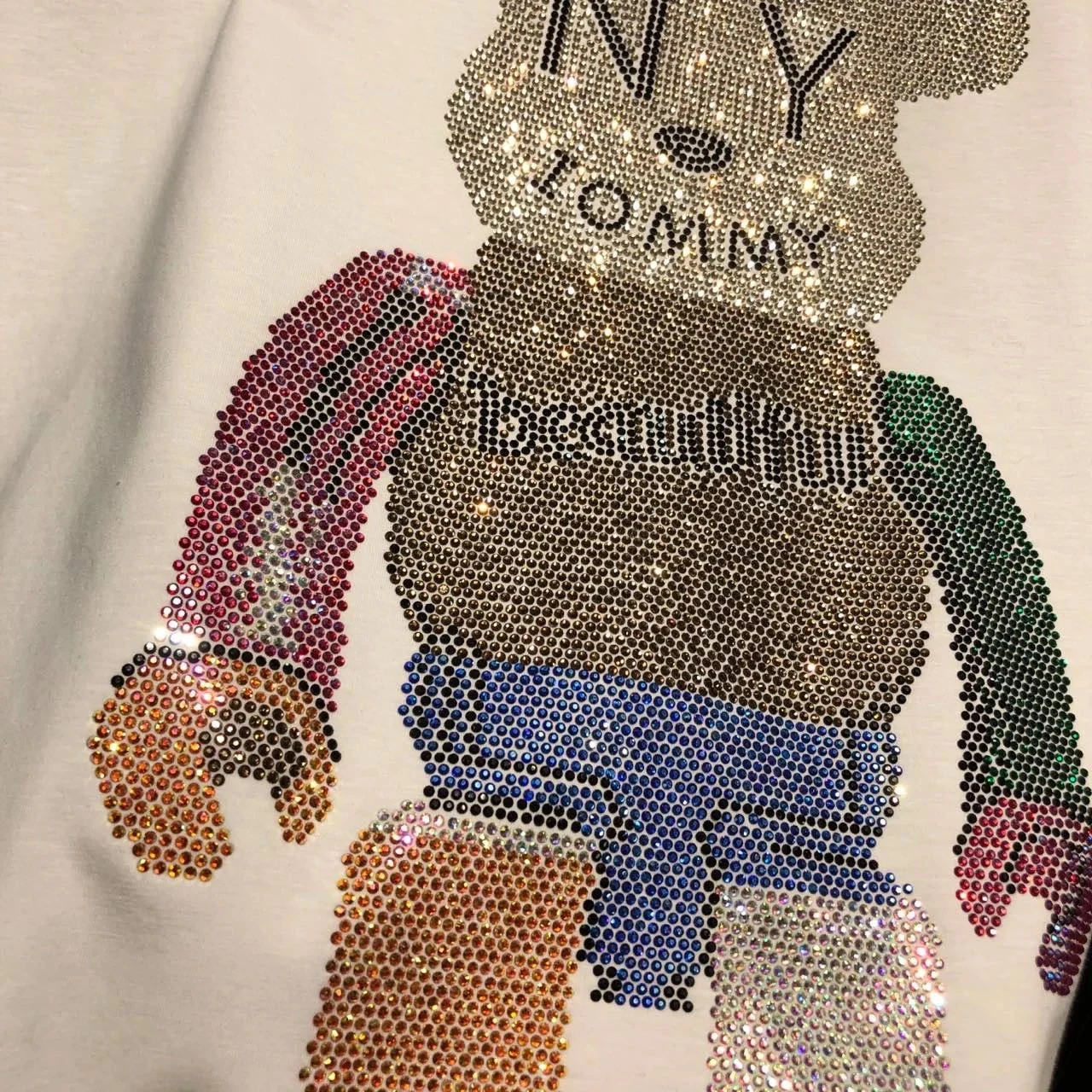 Мужская футболка с коротким рукавом круглым вырезом и рисунком медведя |