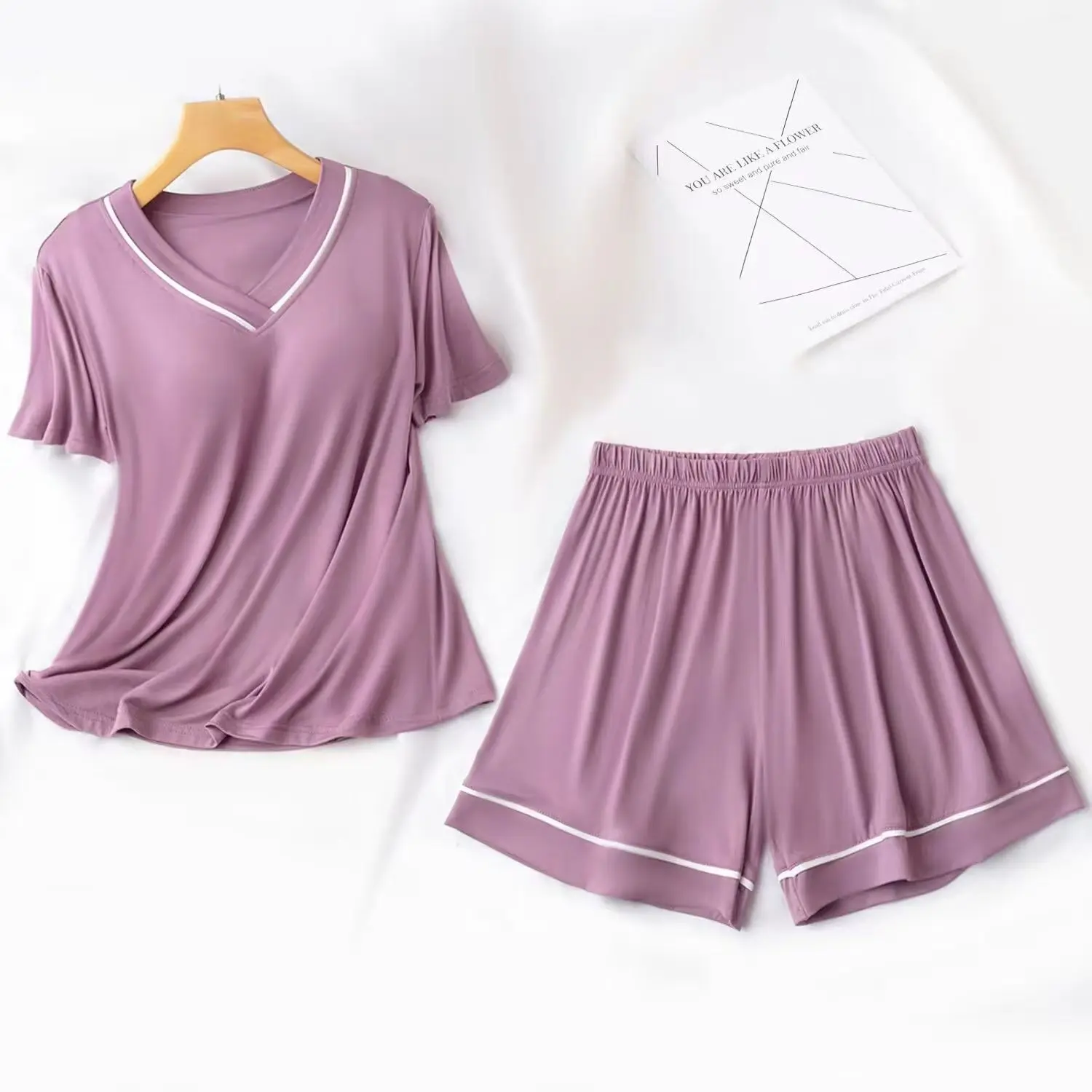 

Short Sleeve Ladies Pajamas with Chest Pad Comfortable Loose Women Summer Pajama Sets V-neck Sleepwear Young Girl Style Clothes