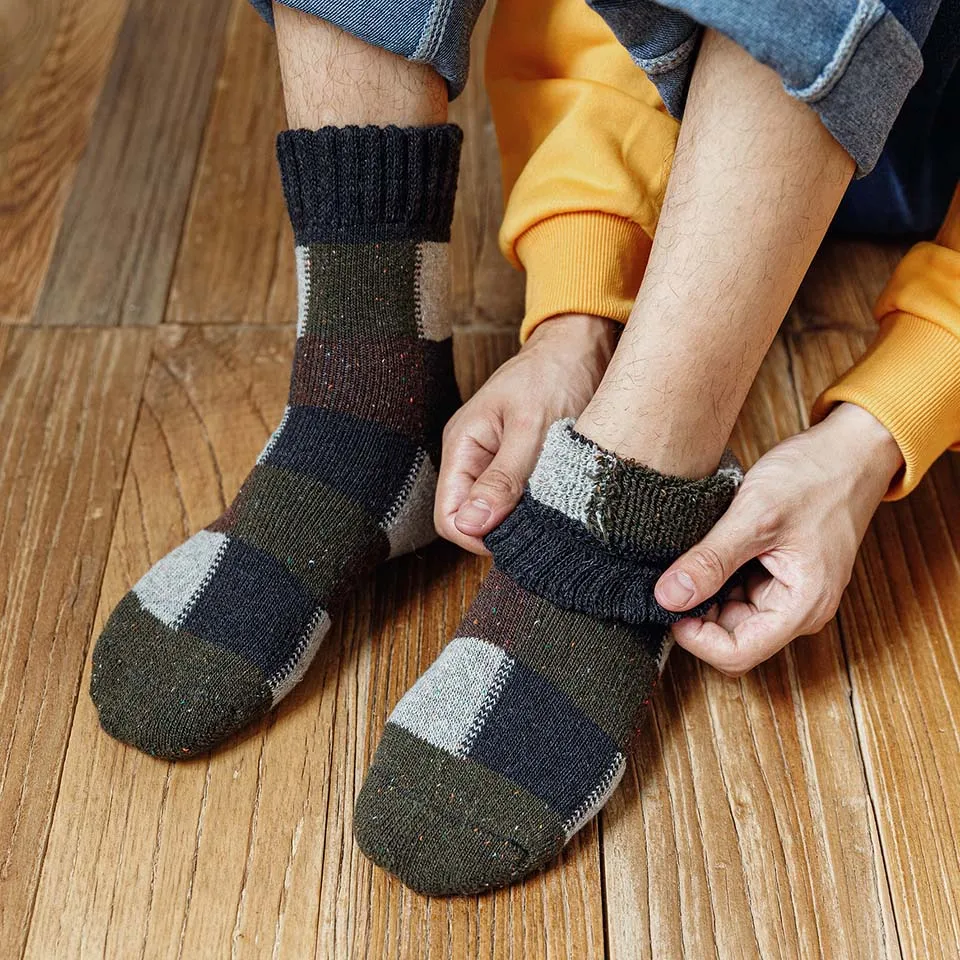 Winter Men's Wool Socks Thick Warm Harajuku Retro Large Size Plaid Casual Cashmere Long Merino Socks Men