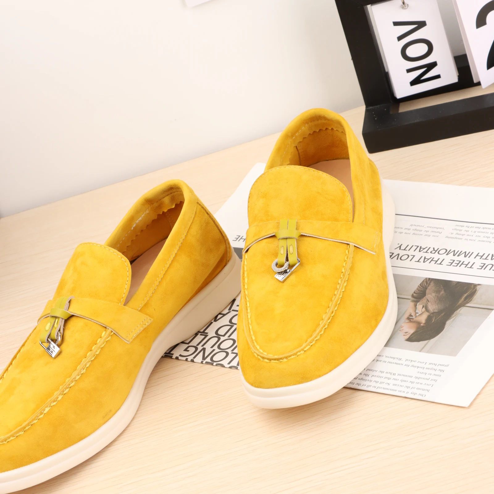 

Luxury Brands Suede Women loafers 2023 Summer Men Flat Shoes Metal Lock Slip-on Causal Moccasin Comfortable Mules lazy shoes