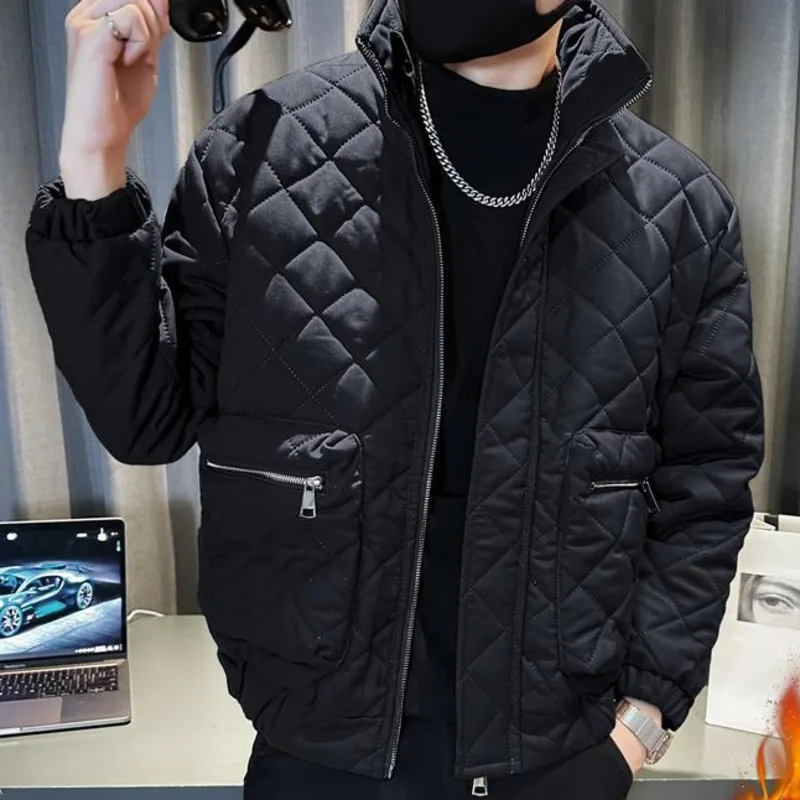 Зимние куртки мужские корейские цвета хаки черная решетчатая утолщенная теплая