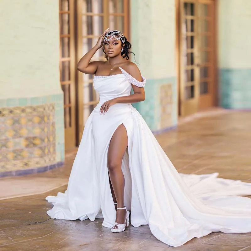 

Demure Beaded Hi Slit White Satin Wedding Dress Women Strapless Long Mermaid Bridal Gowns With Detachable Train vestido de novia