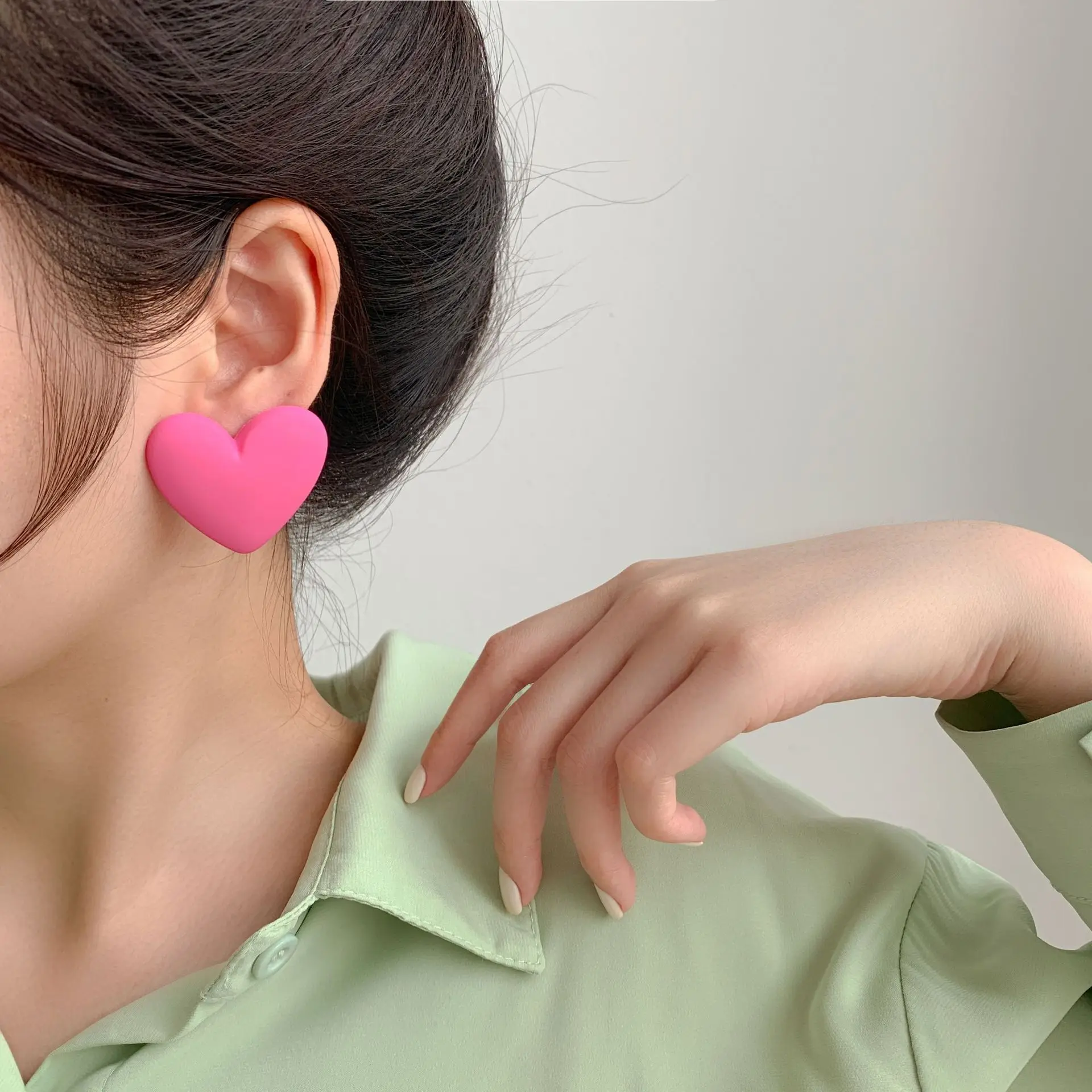 

Heart Red White Black Yellow Earring Vintage Acrylic Trend Jewelry Bohemian Love Statement Wedding Geometric Heart Stud Earring
