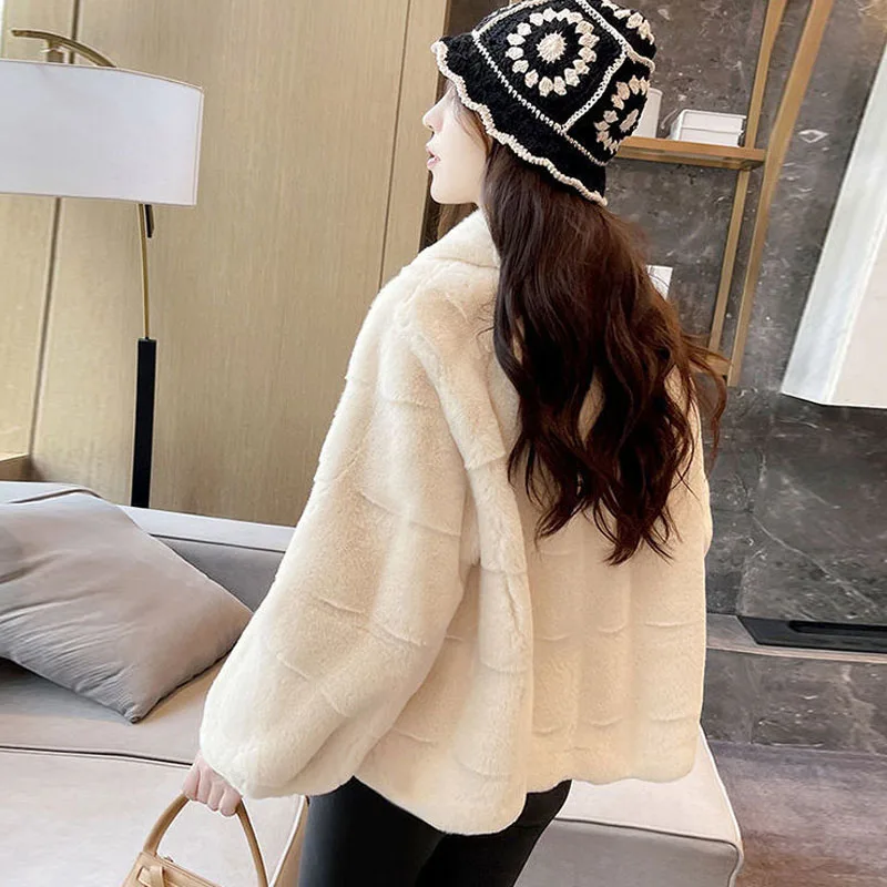 Parkas Women's  Short Fur Coats 2022 Winter  japan white Faux Fur Mink Velvet Button Splicing Casual Warm Jackets Woman