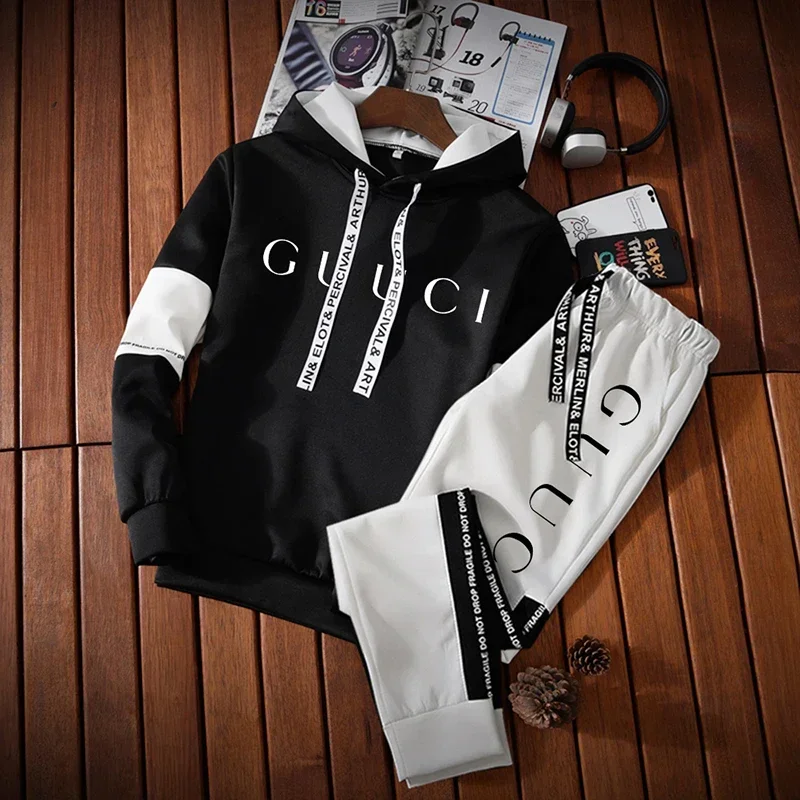 Спортивный мужской костюм