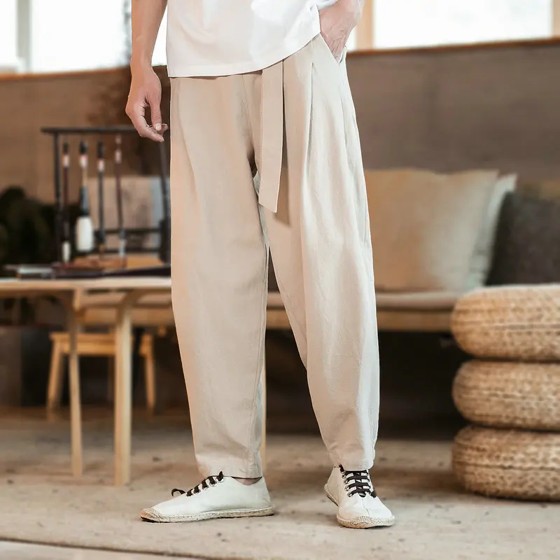 Спортивный штаны мужские хлопок. Султанки спортивные штаны мужские. Белые спортивные штаны мужские. Хлопко льняные мужские брюки. Спортивные штаны мужские кофейный цвет.