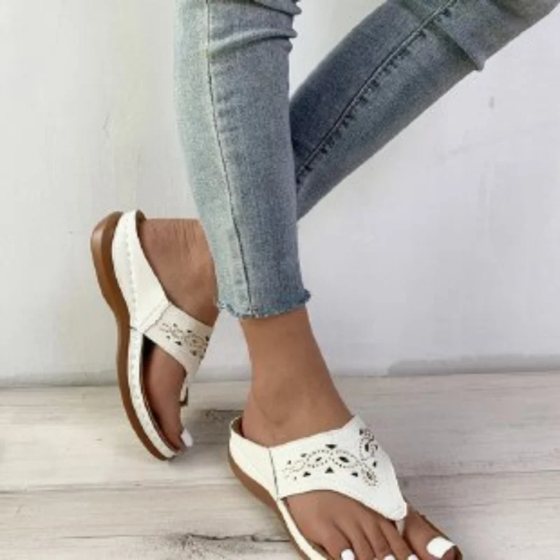 

Сандалии женские на танкетке с клипсой, легкие шлепанцы с открытым носком, повседневные удобные тапочки, лето 2023