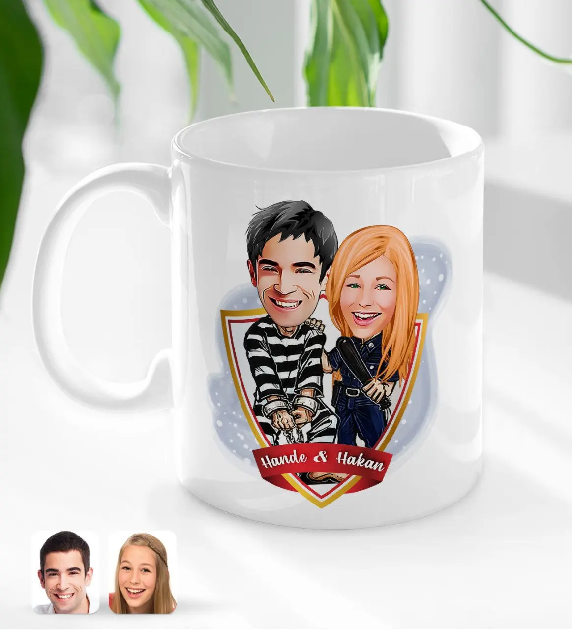 

Персонализированная карикатура на День святого Валентина с белой чашкой