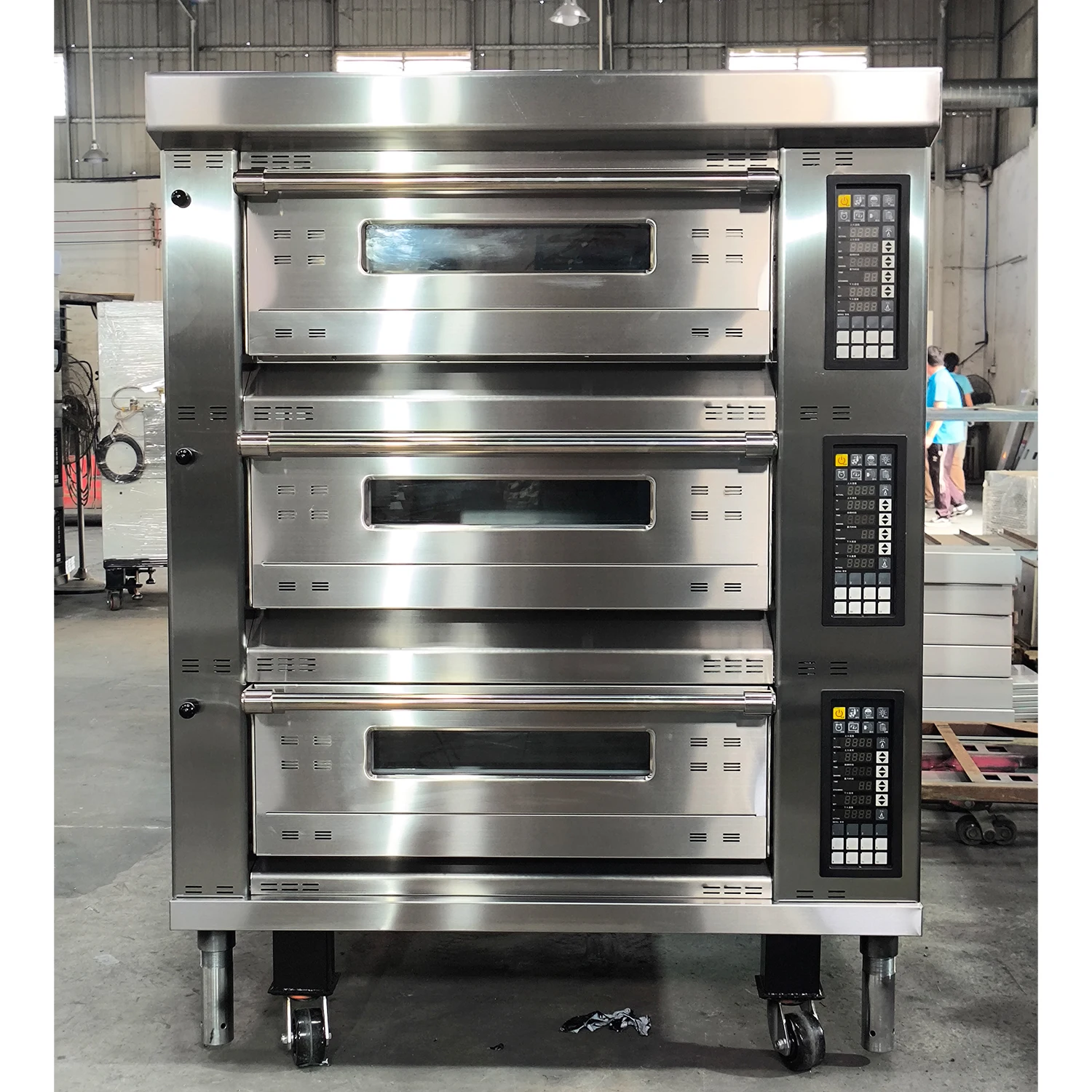 Фото Печь конвекционная FOODLINE на заказ, новая, с 1, 2, 3 уровнями и 2, 4, 6, 9 противнями для выпечки хлеба, печенья, пиццы и багетов №4