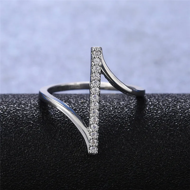

Simple Temperament "Z" Shaped Ring for Women for Girls Party Elegant Accessories Cubic Zirconia Fashion Dazzling Jewelry