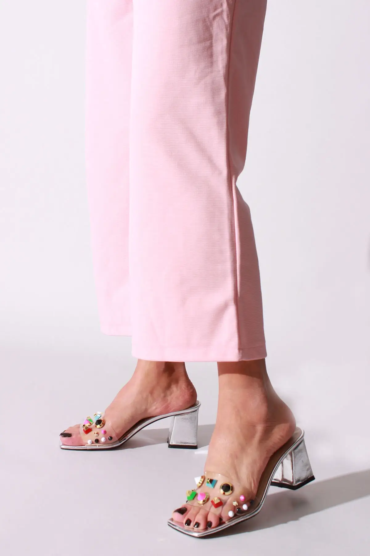

Women silver transparent wrinkle patent leather slippers