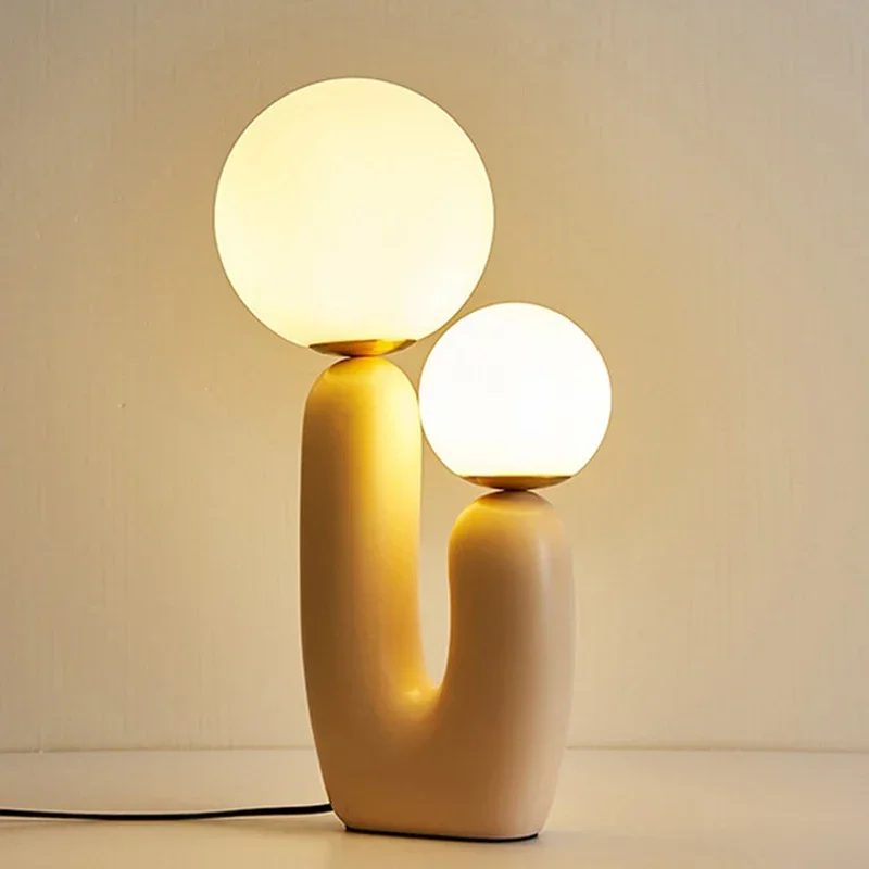 Постмодернистская оригинальная настольная лампа в скандинавском стиле вилла