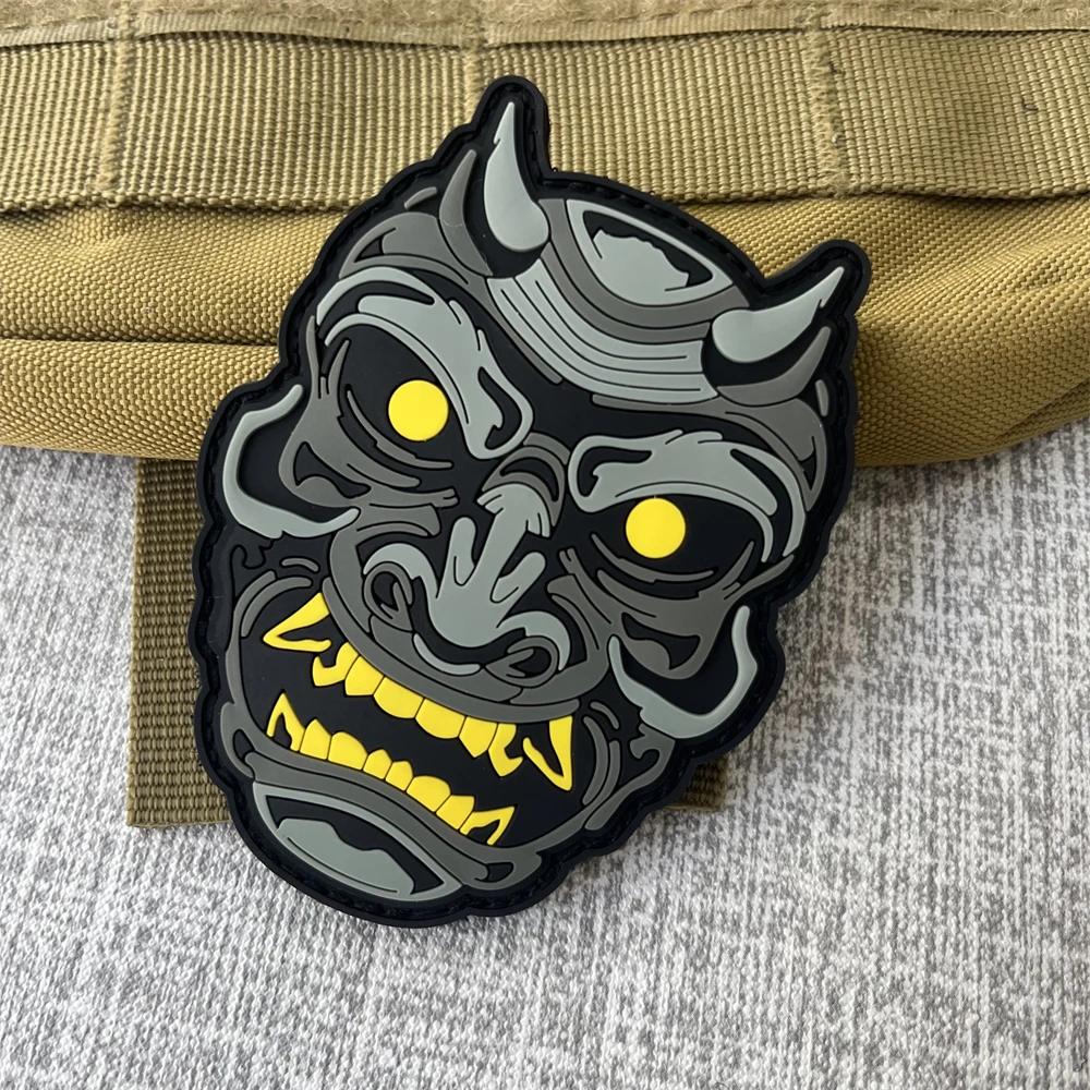 Наклейки для рюкзака или шляпы