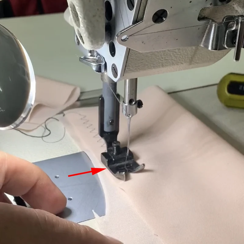 Прижимная лапка с открытым носком для швейных машин Singer 107 г, 107 Вт, 143 Вт, 307 г, 457 г, 457U