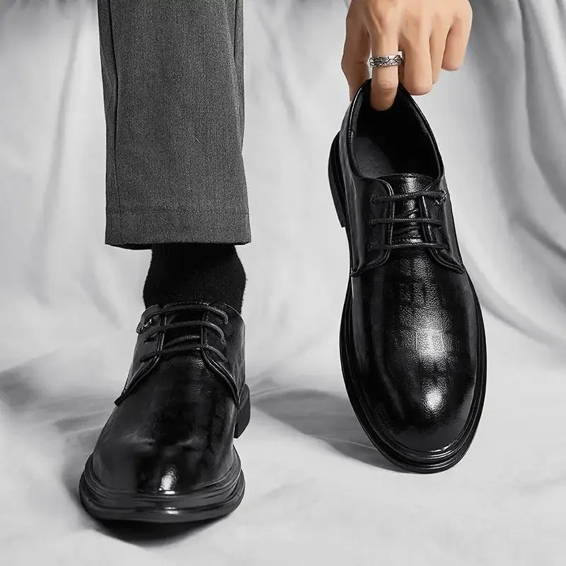 

Мужские кожаные туфли для мальчиков, деловая обувь из натуральной кожи высокого качества с мягкой подошвой, новинка 2023, увеличивающая рост, коричневая, свадебная обувь