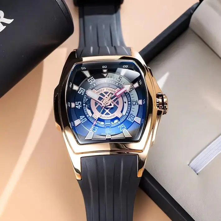 Фото Мужские автоматические часы Reef Tiger Tonneau, механические наручные часы с сапфировым стеклом, скелетонизированным циферблатом и люминесцентными стрелками №4