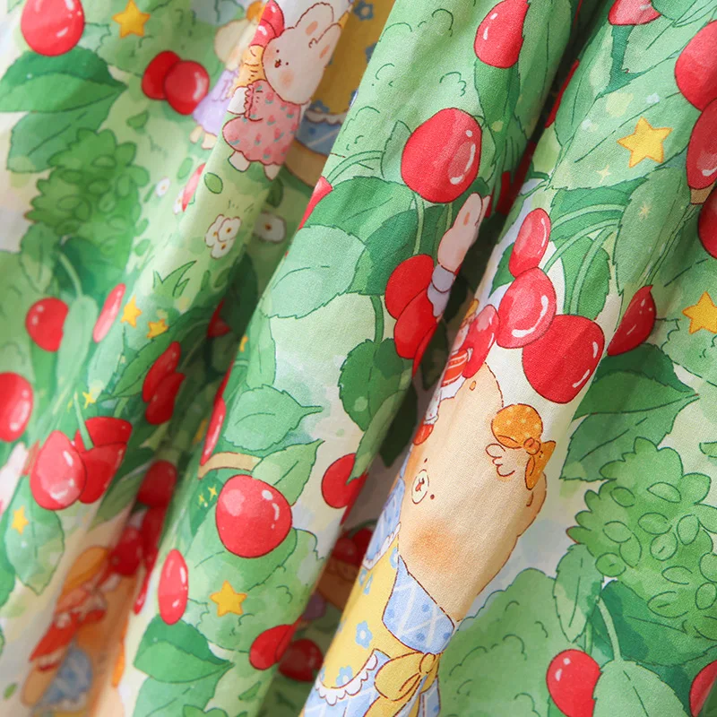 Платье принцессы с вышивкой вишни кукольным воротником лето 2024