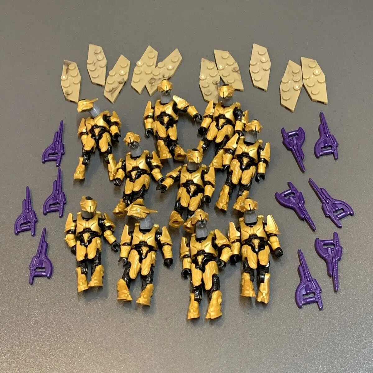 Мини фигурки героев аниме Mega Construx ELITE 4