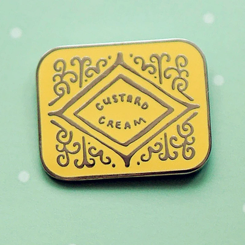 

Close Up of a Custard Cream Biscuit Enamel Brooch Metal Badge Lapel Pin Jacket Jeans Fashion Jewelry Accessories Gift