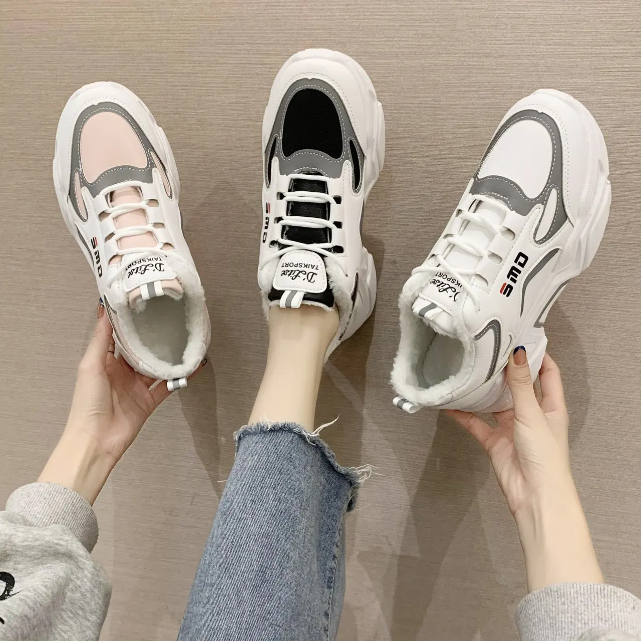 

Массивные кроссовки Comemore с плюшевой подкладкой, женские светящиеся повседневные кроссовки для бега, Вулканизированная обувь, зимняя обувь,...